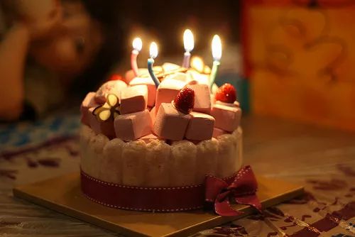 生日語祝福語十個字_生日語祝福朋友_三八生日祝福語